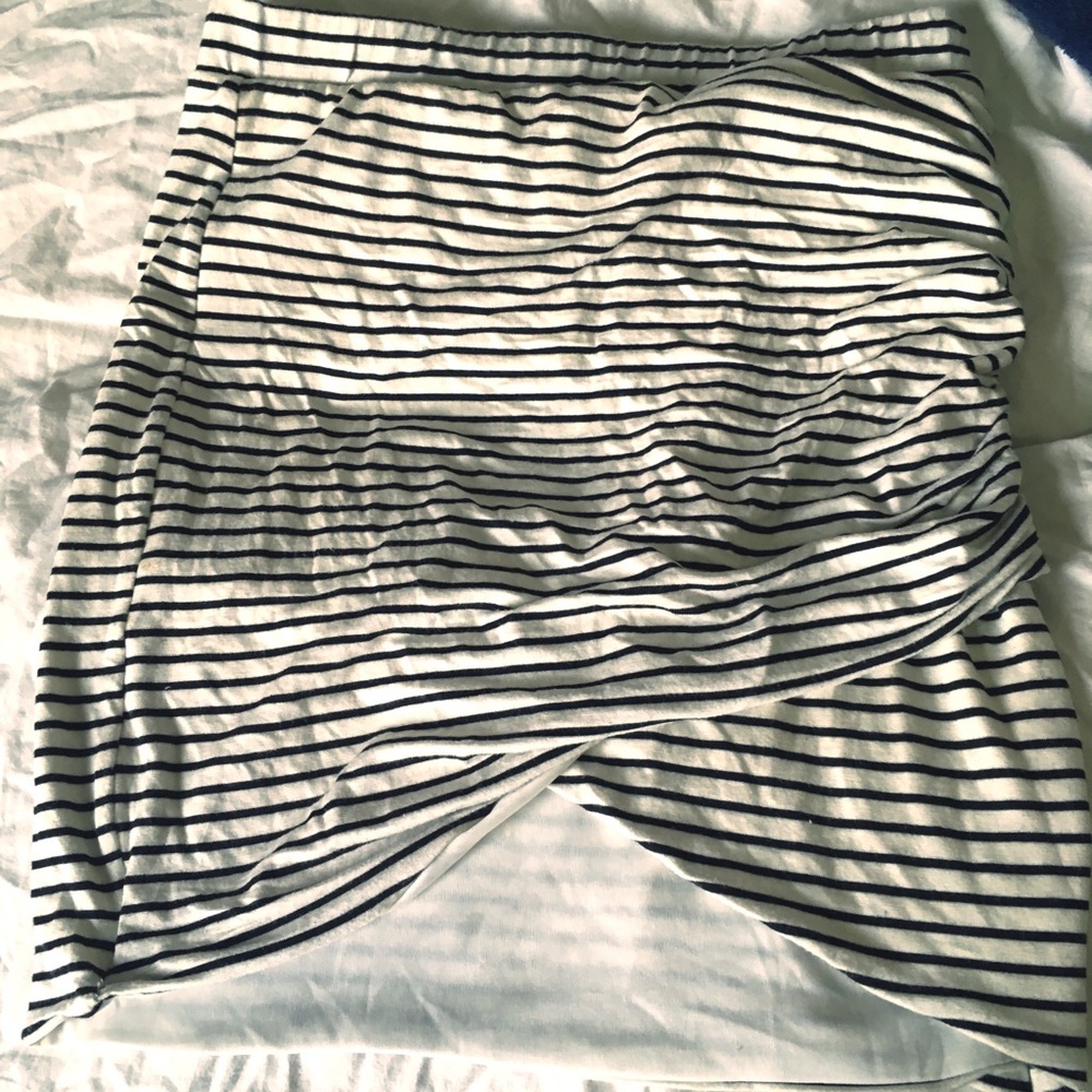 Black and white stripped skirt